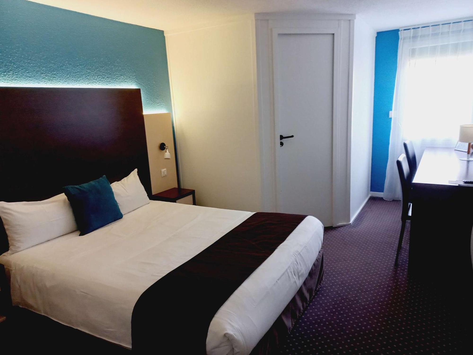 Brit Hotel Le Kerotel Lorient Buitenkant foto